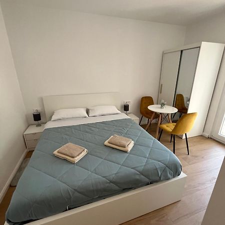 Appartamento Green Oasis For Two, 30 Meters From Sea Zara Esterno foto