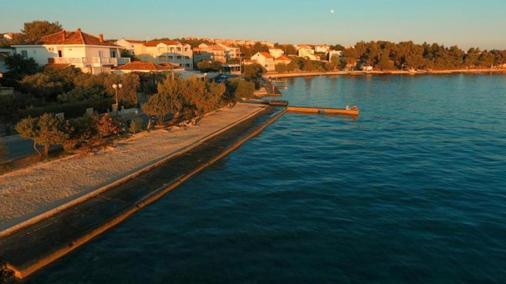 Appartamento Green Oasis For Two, 30 Meters From Sea Zara Esterno foto